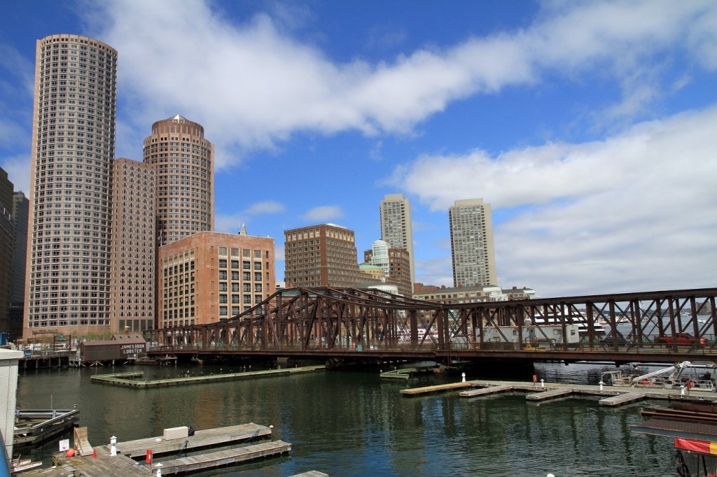 Car Lanes Would Bust the Budget for Boston’s New Northern Avenue Bridge
