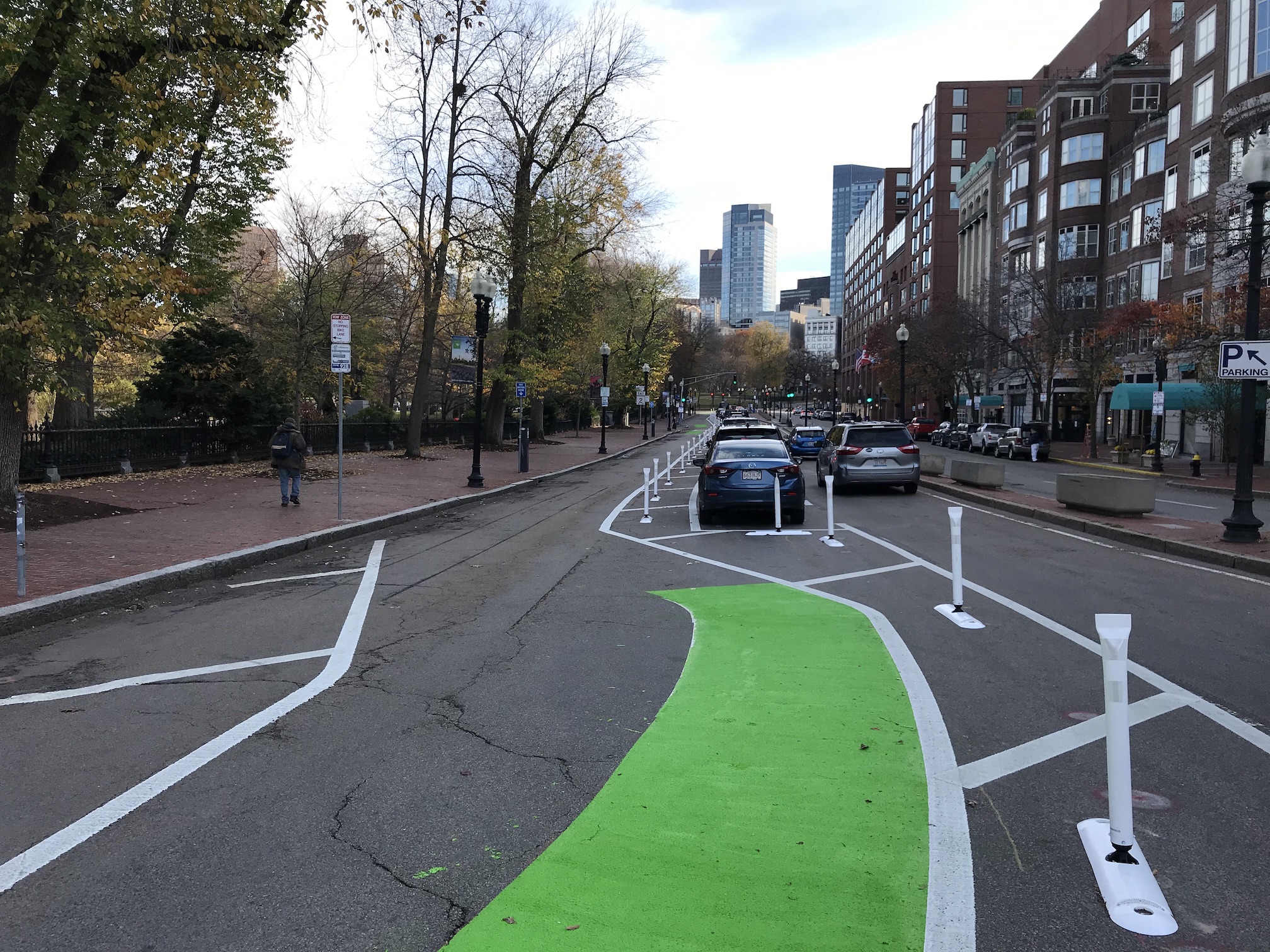 Protected bike lane on Boylston Street south of the Public Garden