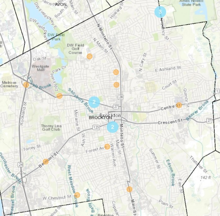 A map of Brockton highlighting fatal crash sites, which are generally clustered near the city center on Main Street and  Pleasant Street, with a cluster of 3 fatal crashes in the NE corner of the city along N. Quincy St.